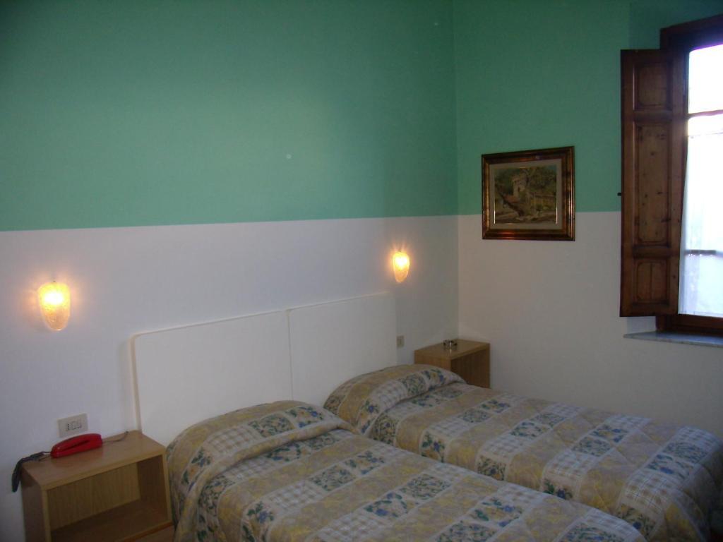 Hotel Savoia E Campana Montecatini Terme Bilik gambar